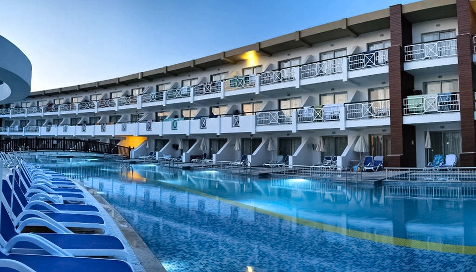 هتل افسیا هالیدی بیچ کلاب کوش آداسی